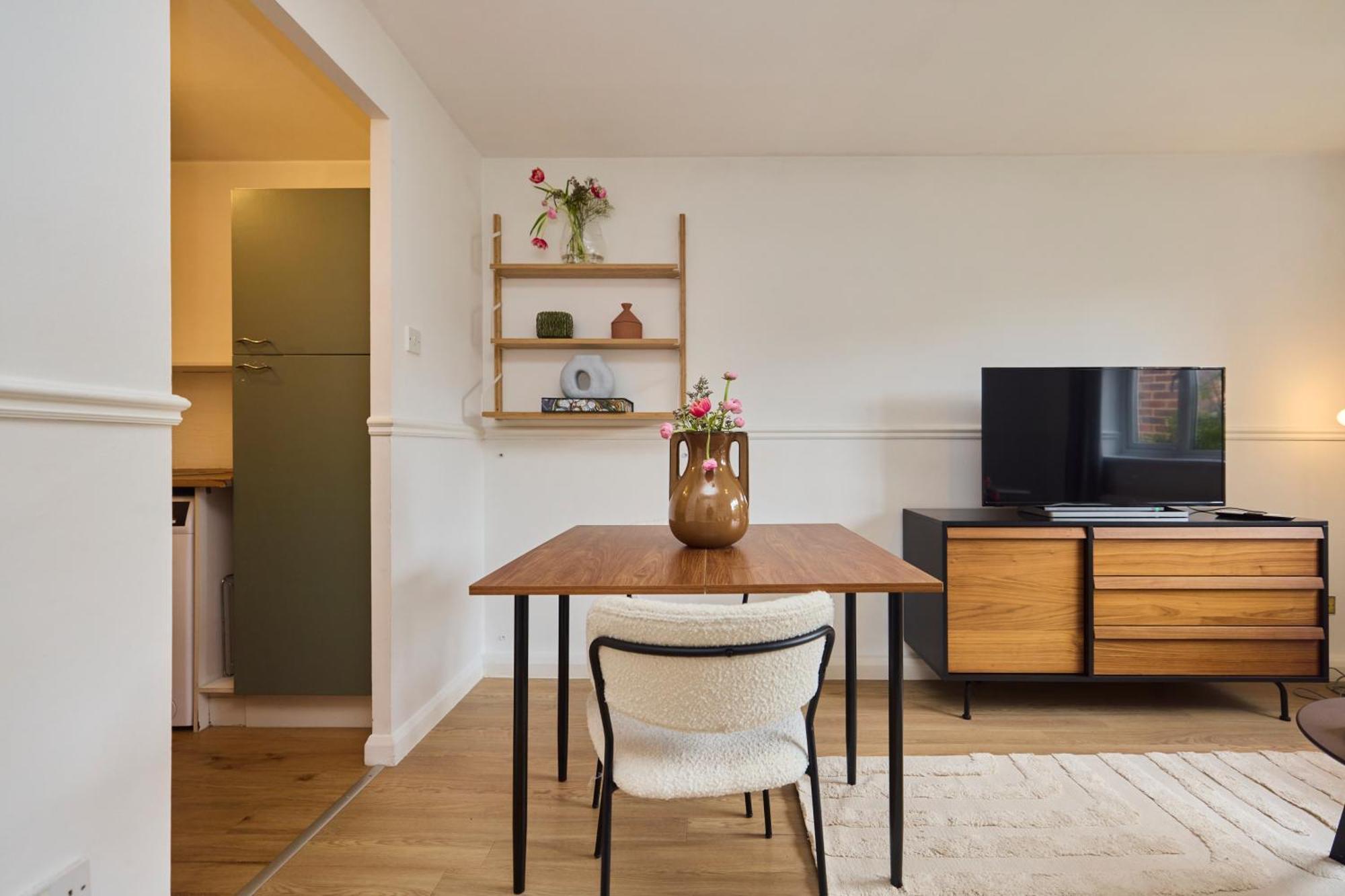 The Hackney Place - Spacious 1bdr Flat Londra